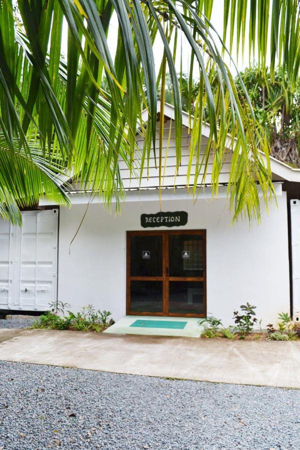 Cashew Nut Grove Chalets Порт-Глод Экстерьер фото